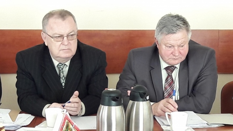 Wójt Krzymowa wrócił do pracy. Był dzisiaj na sesji