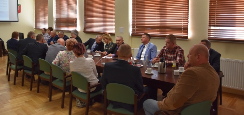 Podwyżka dla sołtysów. Dostaną po 50 zł za udział w sesji rady 