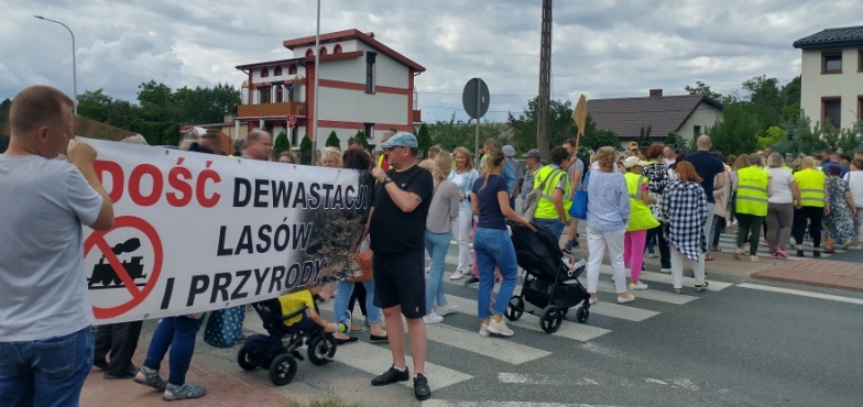 Prezydent Konina wśród protestujących przeciwko linii kolejowej 