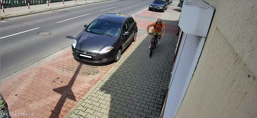 Odjechał nie swoim rowerem. Policja szuka złodzieja z