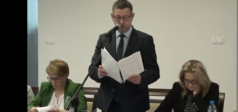„Zatrudnienie osób i stworzenie trzech kąpielisk to dla gminy ogromne koszty”