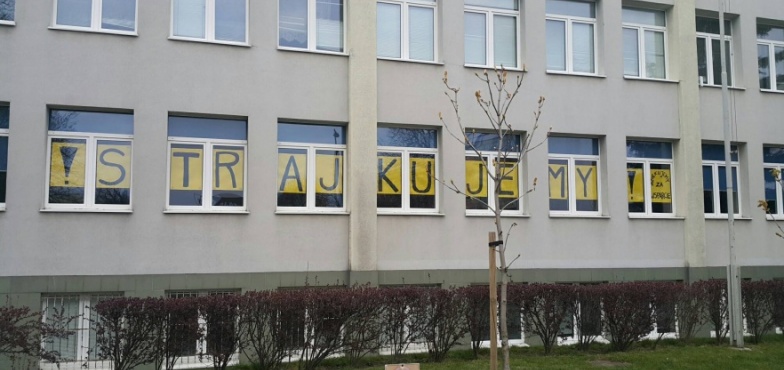 To kolejny dzień protestu. Listy strajkowe podpisało dziś 804 nauczycieli 