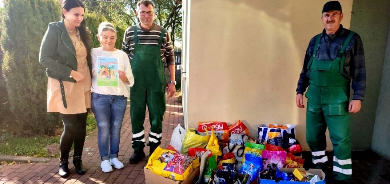 Przedszkolaki i uczniowie pomagają bezdomnym zwierzętom