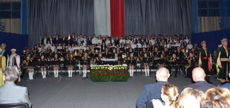 Wyjątkowym koncertem uczcili 100. rocznicę odzyskania niepodległości. Słuchali i śpiewali