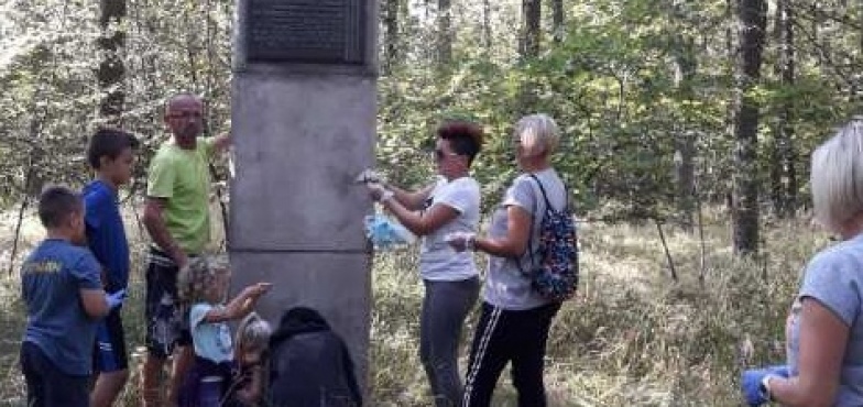 Mieszkańcy Rudzicy uporządkowali żydowskie mogiły. Akcję zainicjowała pani sołtys