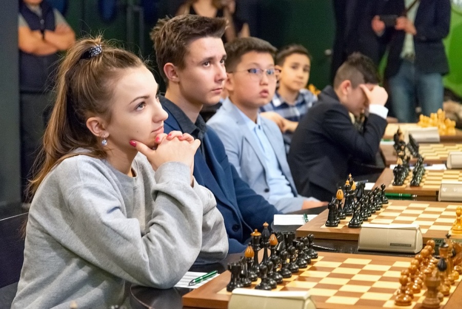 Dobry występ konińskiego szachisty na Mistrzostwach Europy. Jan Klimkowski dotarł do finałów
