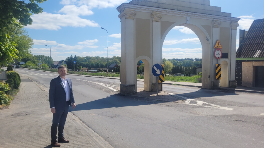 Bramę Napoleona objedziemy autami po dwóch stronach? Jest nowa koncepcja 