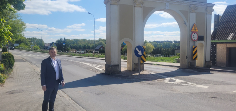 Bramę Napoleona objedziemy autami po dwóch stronach? Jest nowa koncepcja 