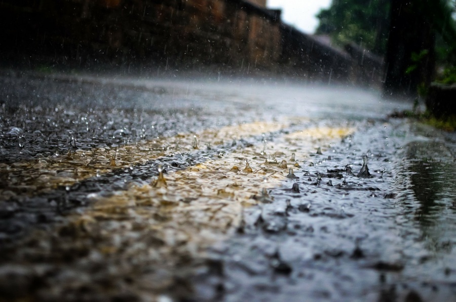 Meteorolodzy ostrzegają - będzie padać, może też zagrzmieć 