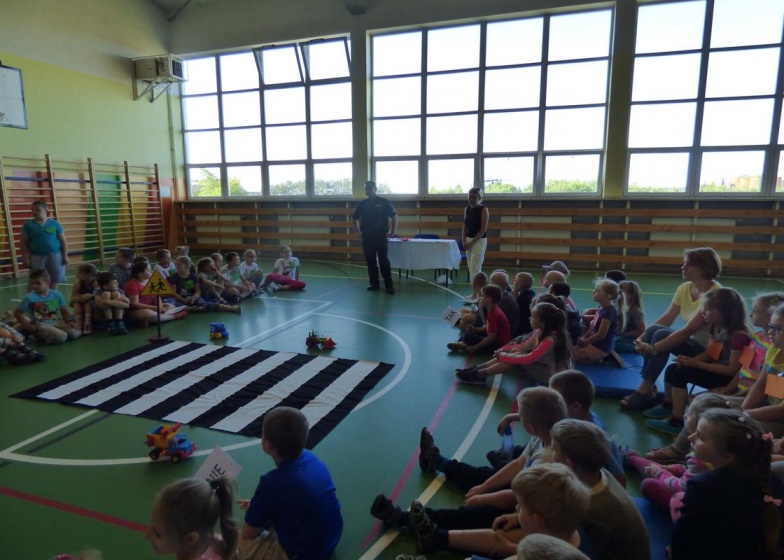 O bezpieczeństwie rozmawiają z najmłodszymi. Na drogach bezwzględni wobec kierowców