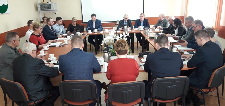 Losy szkoły leżą w rękach nauczycieli i rodziców. Dlaczego w placówce jest mało dzieci?