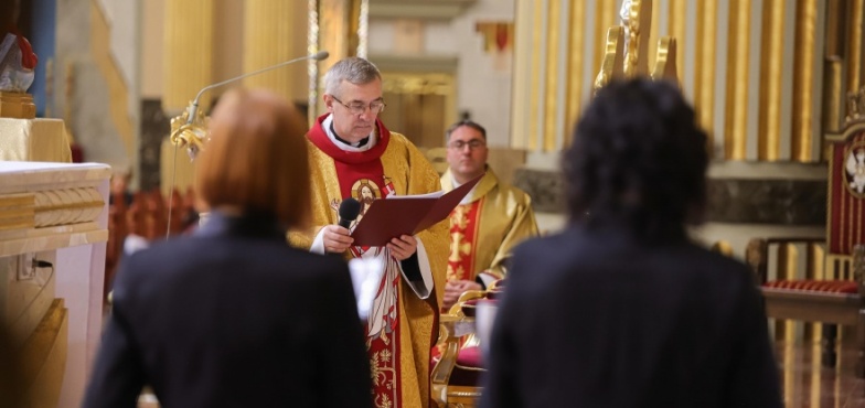 „Trzeba nam z wdzięcznością popatrzeć na nasze matki, podziękować im  za miłość pełną poświęcenia, za trud, obecność”