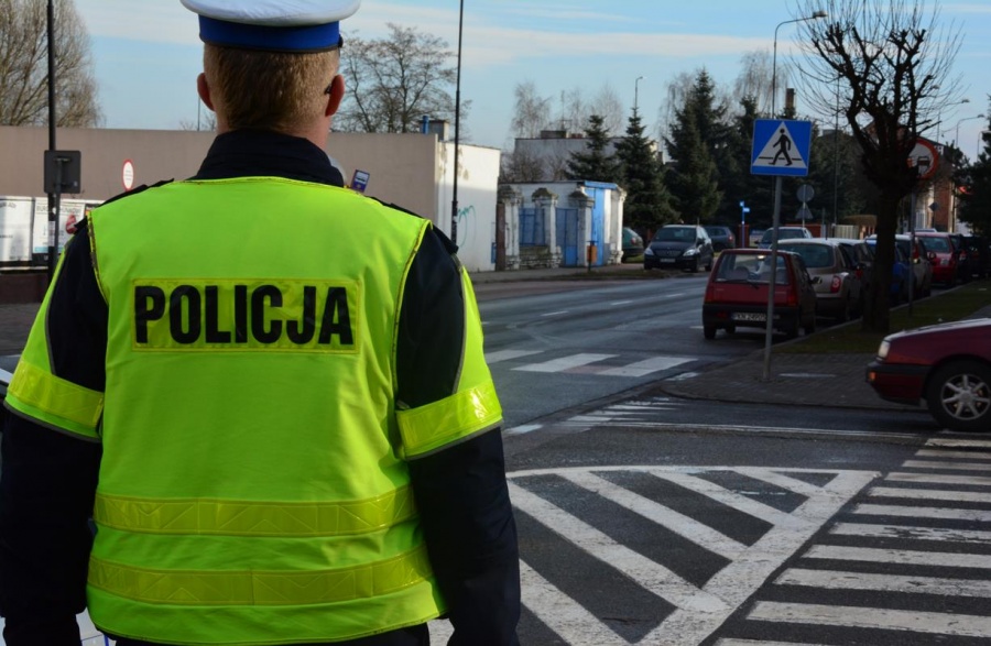 Policjanci podsumowali listopad na drogach. Doszło do 21 wypadków, zginął motorowerzysta