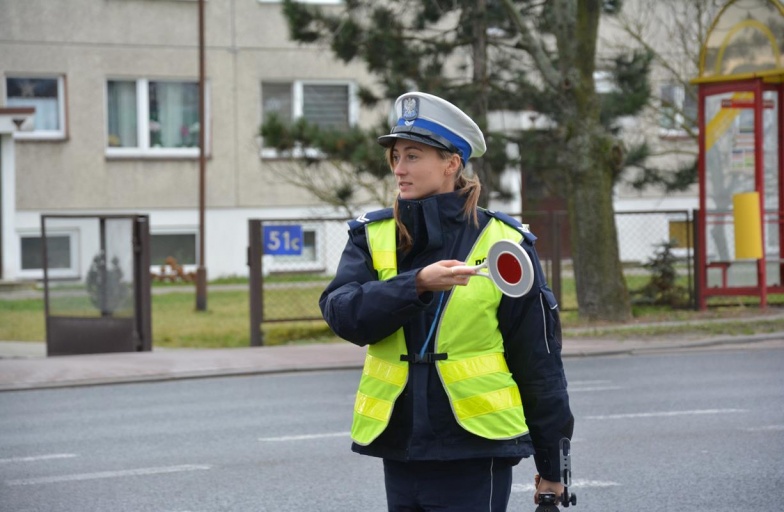 Choć naszym uczniom został jeszcze miesiąc. Policjanci już zaczynają „Bezpieczne Ferie”