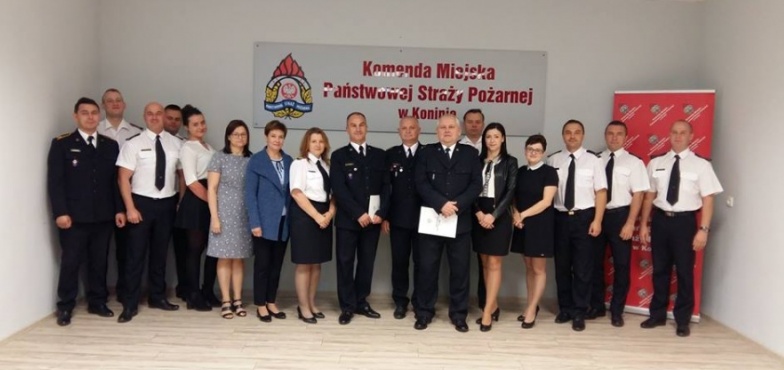 Strażacy nagrodzeni przez komendanta głównego. Za wzorowe wykonywanie obowiązków służbowych
