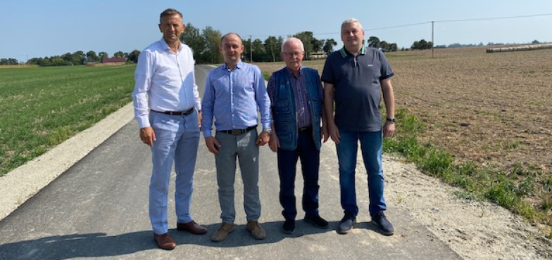 Przebudowa dróg gminnych w Chrustowie zakończona