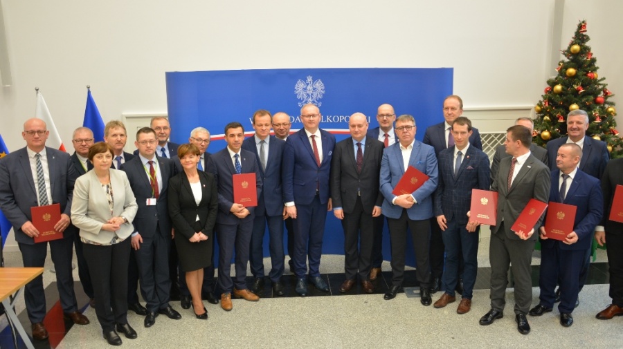 Czy to koniec „białych plam”? Gminy podpisały umowy na przywracanie połączeń autobusowych