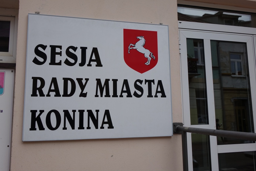 Dlaczego radni mają wyłączone kamery w trakcie obrad? „Tak naprawdę nie wiemy, kto uczestniczy w sesji”