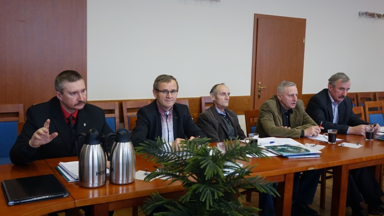 W gminnej kasie brakuje pół miliona złotych. W Golinie szukają pieniędzy na śmieci
