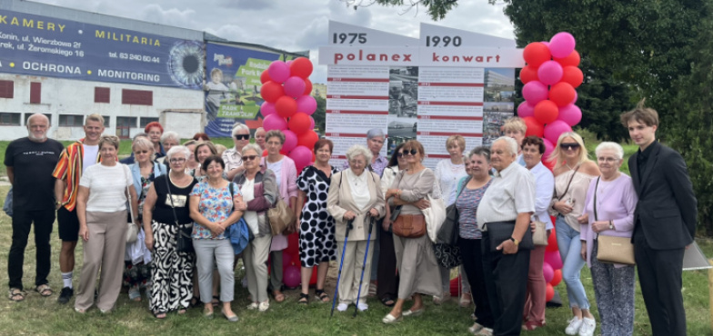 W 50. rocznicę zakładów odsłonili pamiątkową tablicę. Kalendarium zawiera ważne daty