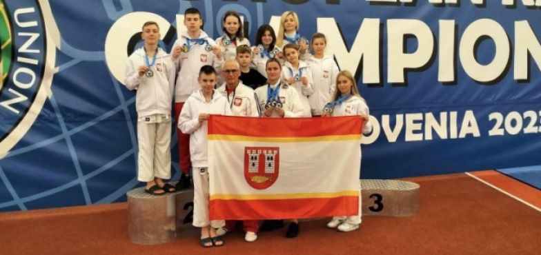 Sukcesy kleczewskich karateków na europejskich zawodach. Zdobyli łącznie 18 medali