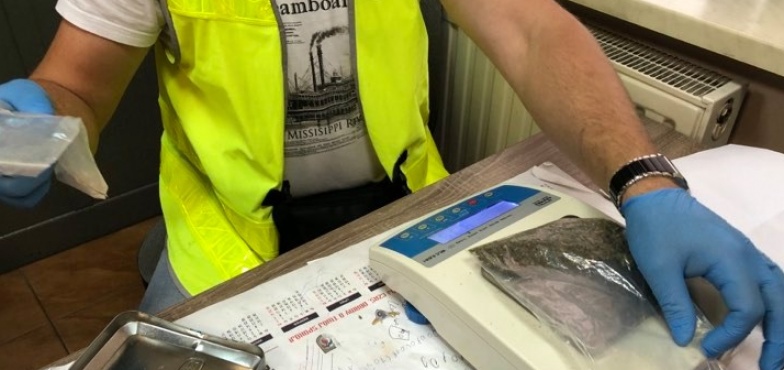 Aresztowany za narkotyki. Posiadał i handlował