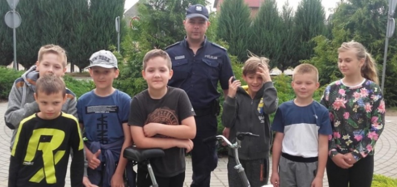 Uczniowie zdobywali kartę rowerową. Na placu manewrowym w Skulsku
