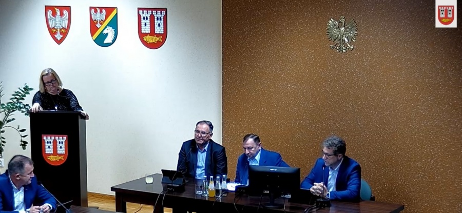 Sesja w ekspresowym tempie. Do budżetu wpisano środki na dodatek węglowy 