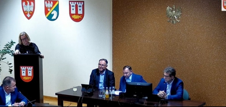 Sesja w ekspresowym tempie. Do budżetu wpisano środki na dodatek węglowy 