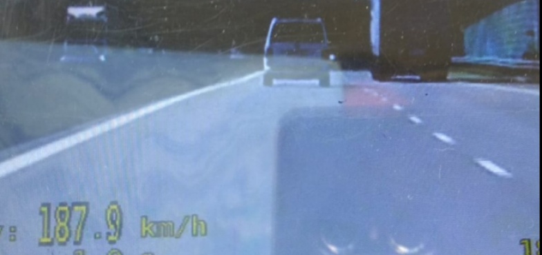 Pokazał policjantom fałszywe prawo jazdy. 48-letni mieszkaniec Karpacza zatrzymany na autostradzie