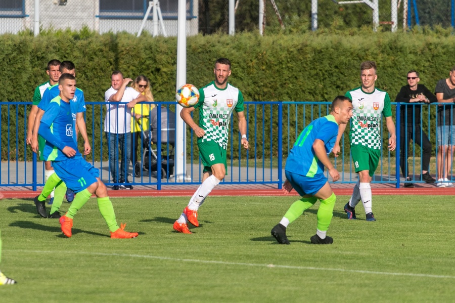 Kibice drżeli do końca o wynik. Sokół Kleczew wygrał w pierwszym meczu sezonu 2:1 z Bałtykiem Koszalin