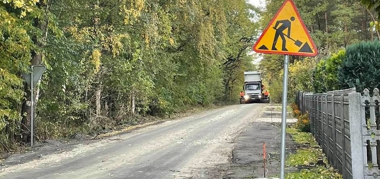Asfaltem połączą kilka miejscowości. Roboty potrwają do połowy listopada