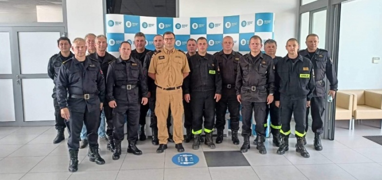 Komendant straży pożarnej szkolił się z defensywnych technik jazdy samochodami 