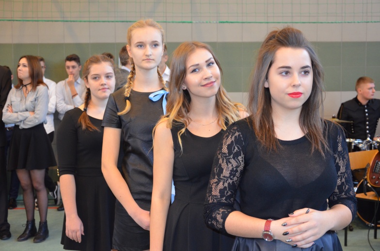 Minutą ciszy uczcili pamięć górników. W szkole świętowali Barbórkę
