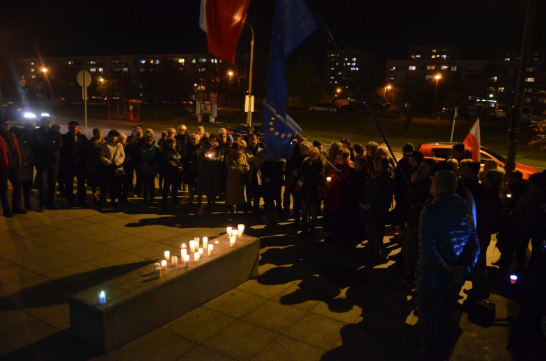 „Wolne sądy, wolne wybory, wolna Polska”. Jak w całej Polsce, także w Koninie - protest przed sądem 