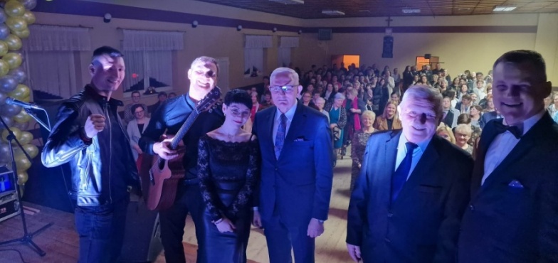 ,,Życzę wszystkim paniom, aby każdy dzień był dla nich Dniem Kobiet"