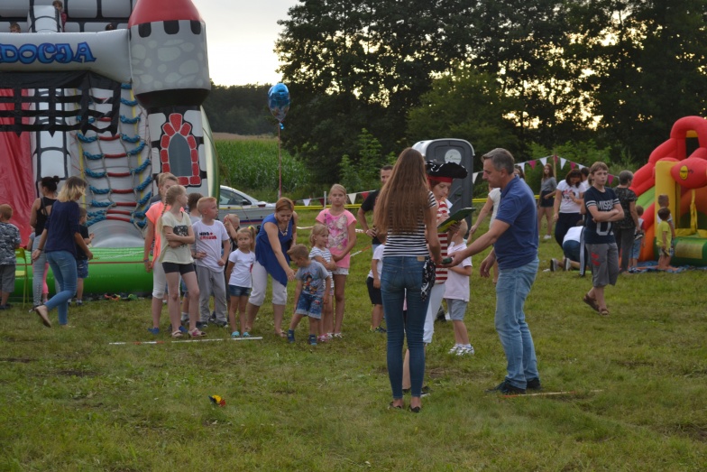 Disco polo słuchali z naczepy TIR-a. W Głodowie bawili się na łące