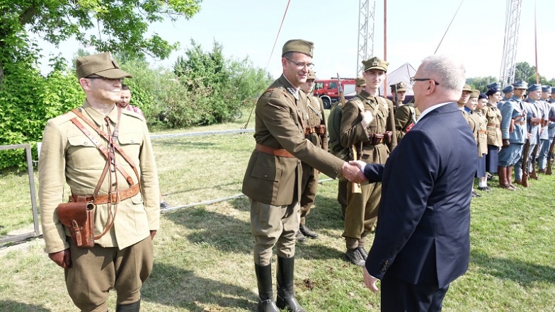 V Koniński Piknik Patriotyczny na błoniach. Wiceprezydent Lorek już nie w cywilu 