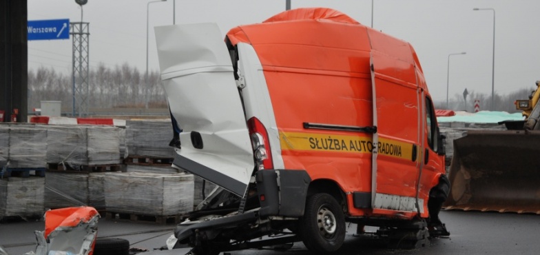 Kiedy na autostradzie zepsuje się auto, uciekaj za barierkę