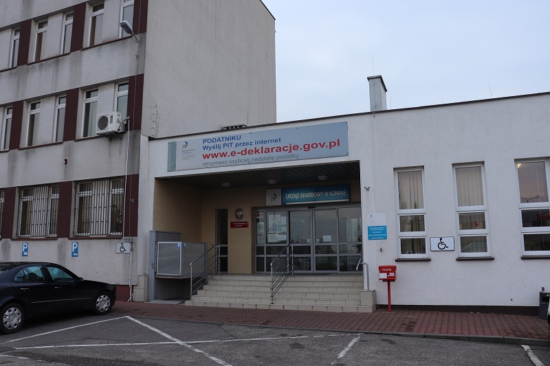 W urzędach skarbowych specjalne infolinie dla seniorów. Emeryci uzyskają informacje o swoim zeznaniu podatkowym