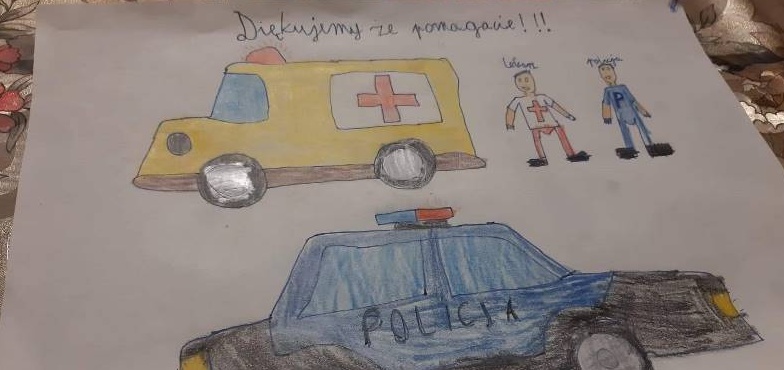 Dzieci wysyłają „uśmiechy dla Bohaterów”. Szkoła z Liśca włączyła się w akcję 