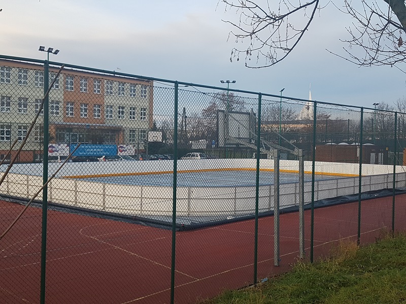 Od kiedy będzie otwarte lodowisko przy szkole? 