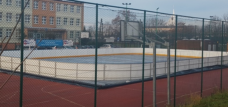 Od kiedy będzie otwarte lodowisko przy szkole? 