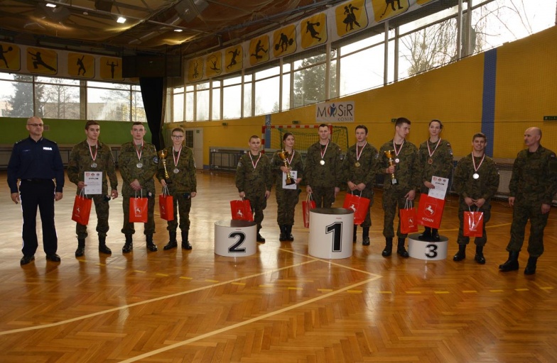 Klasy mundurowe rywalizowały w turnieju sportowo-obronnym. Najlepszy jest Kopernik