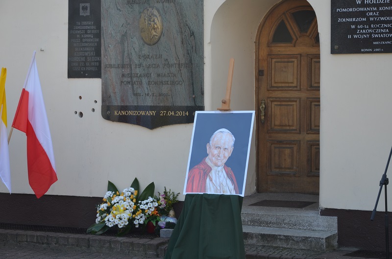 Procesja ulicami Starówki w rocznicę śmierci św. Jana Pawła II 