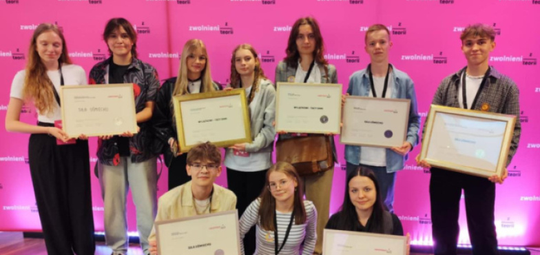 Uczniowie II LO ze zwycięskimi projektami. Zajęli drugie miejsce w województwie