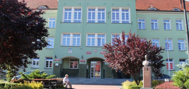 Urząd i starostwo zamknięte jak na początku pandemii. Pracownik mógł mieć kontakt z osobą chorą