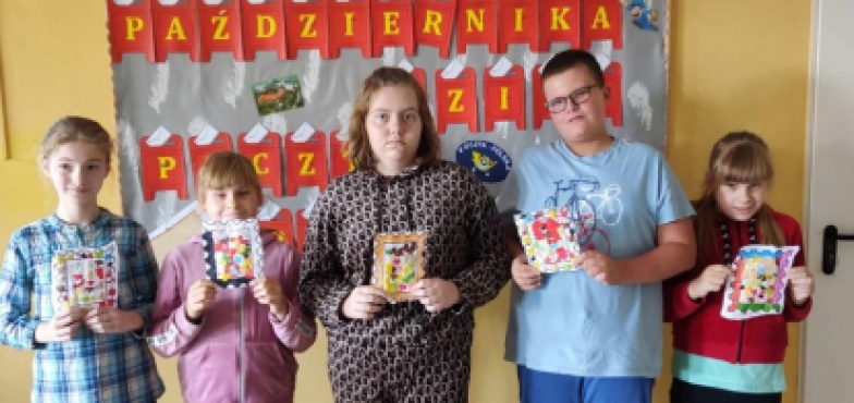 Z okazji Dnia Poczty Polskiej. Projektowali znaczki i pocztówki z wakacji