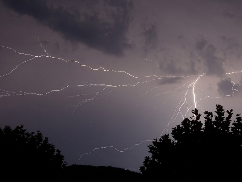 Możliwe burze z gradem. Już dzisiaj od 17.00