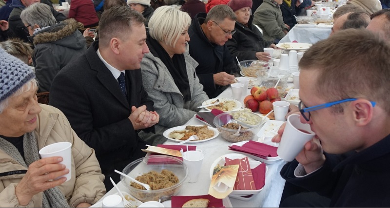 Bez spotkania wigilijnego, ale ze świątecznymi potrawami dla potrzebujących